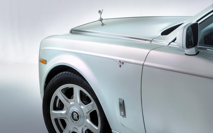  Rolls-Royce Phantom Serenity 2015 года  (фото 3 из 17)